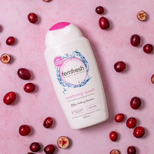 Gentle pH-balanced intimate wash enriched with soothing aloe vera and cranberry extract for comforting care (250ml).